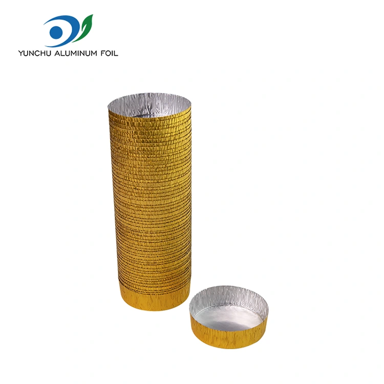 Kulatý malý pečení stříbrné hliníkové fólie s potravinami nádoba